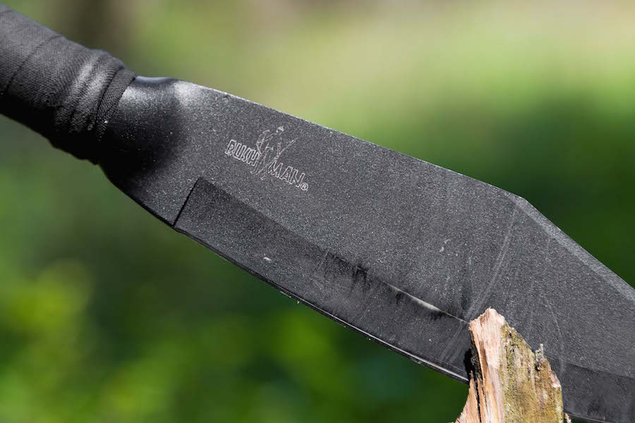 CS Bushman knife close up